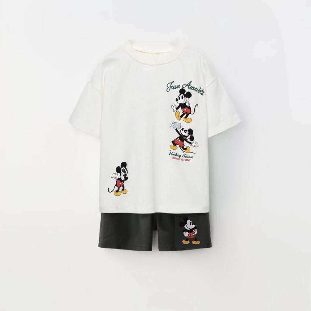 Disney Summer Sets Child New Mickey Mouse T-shirt+Shorts Two Piece Set Child Lovely Casual Short-sleeved Tracksuits Outer Wear