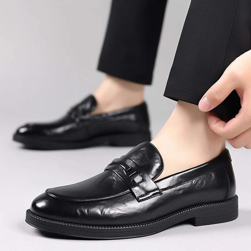Classic Style Men's Fashionable Business Casual Leather Shoes Spring British Retro Comfortable Soft Sole Loafers Driving Shoes