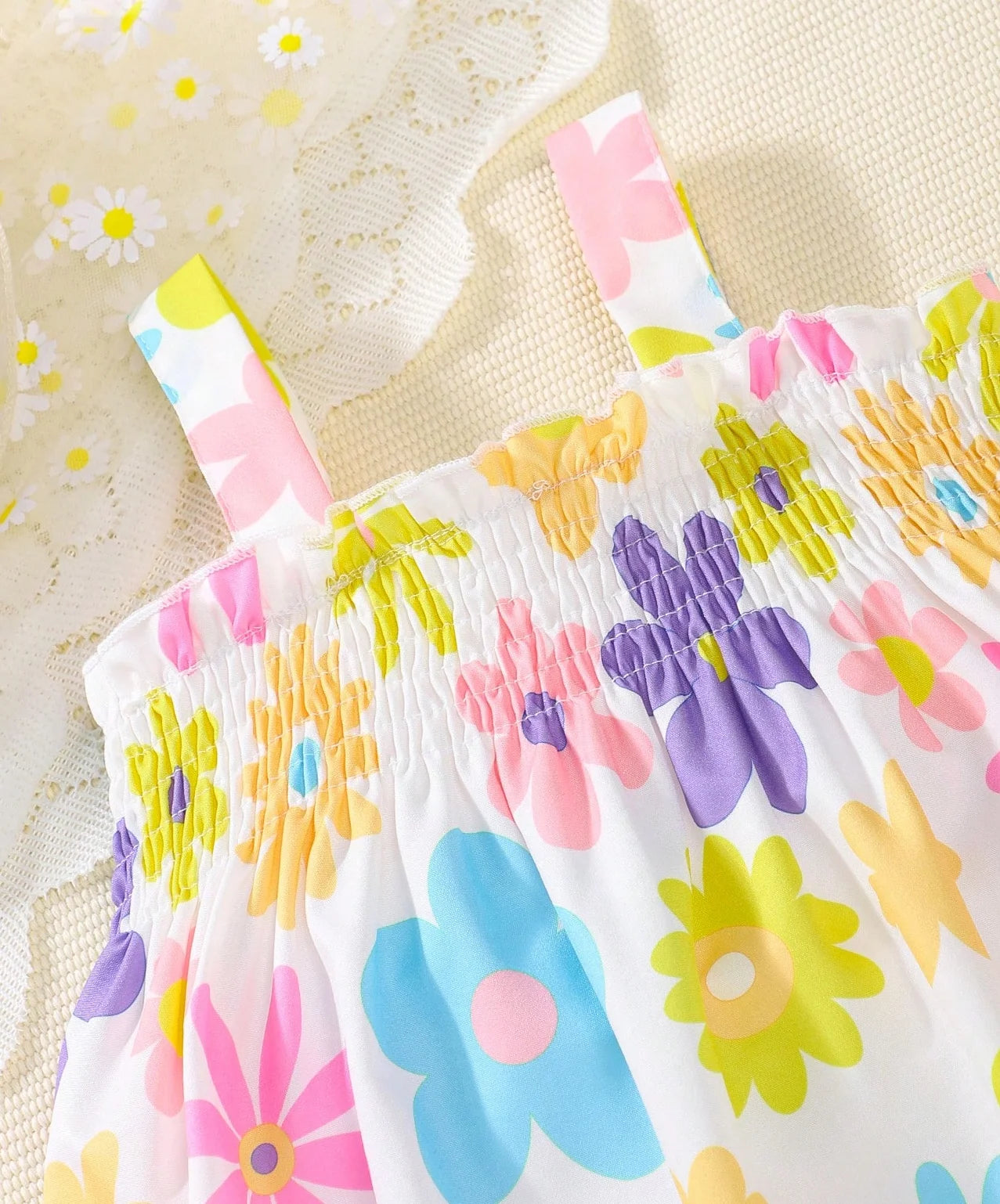 A 2-Piece Summer Cool Girls' Halter Dress Top With Small Floral Print And Short Pants A Cute Girls' Vacation Set