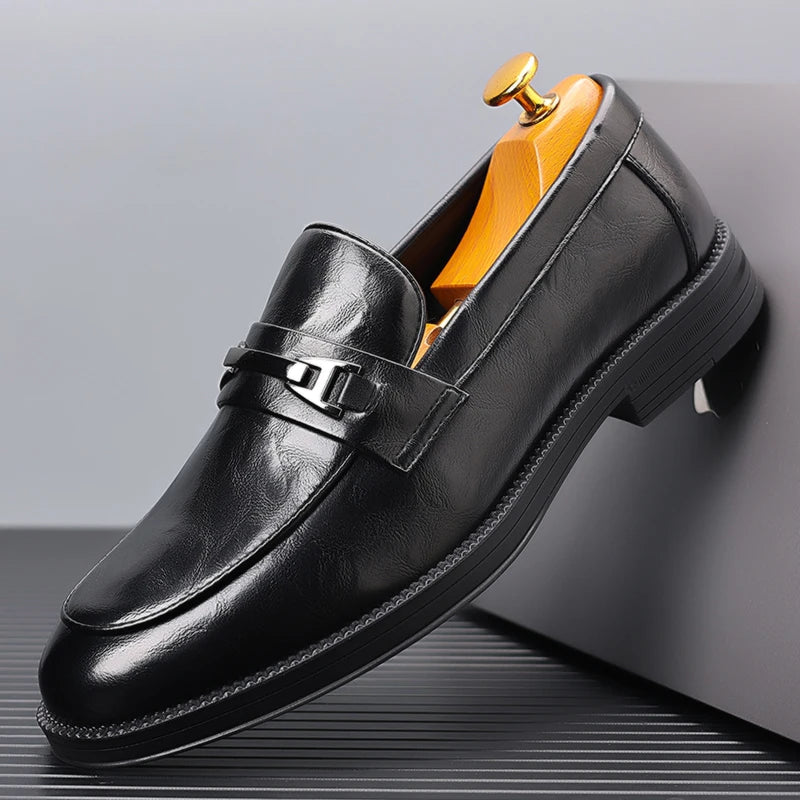 Classic Style Men's Fashionable Business Casual Leather Shoes Spring British Retro Comfortable Soft Sole Loafers Driving Shoes