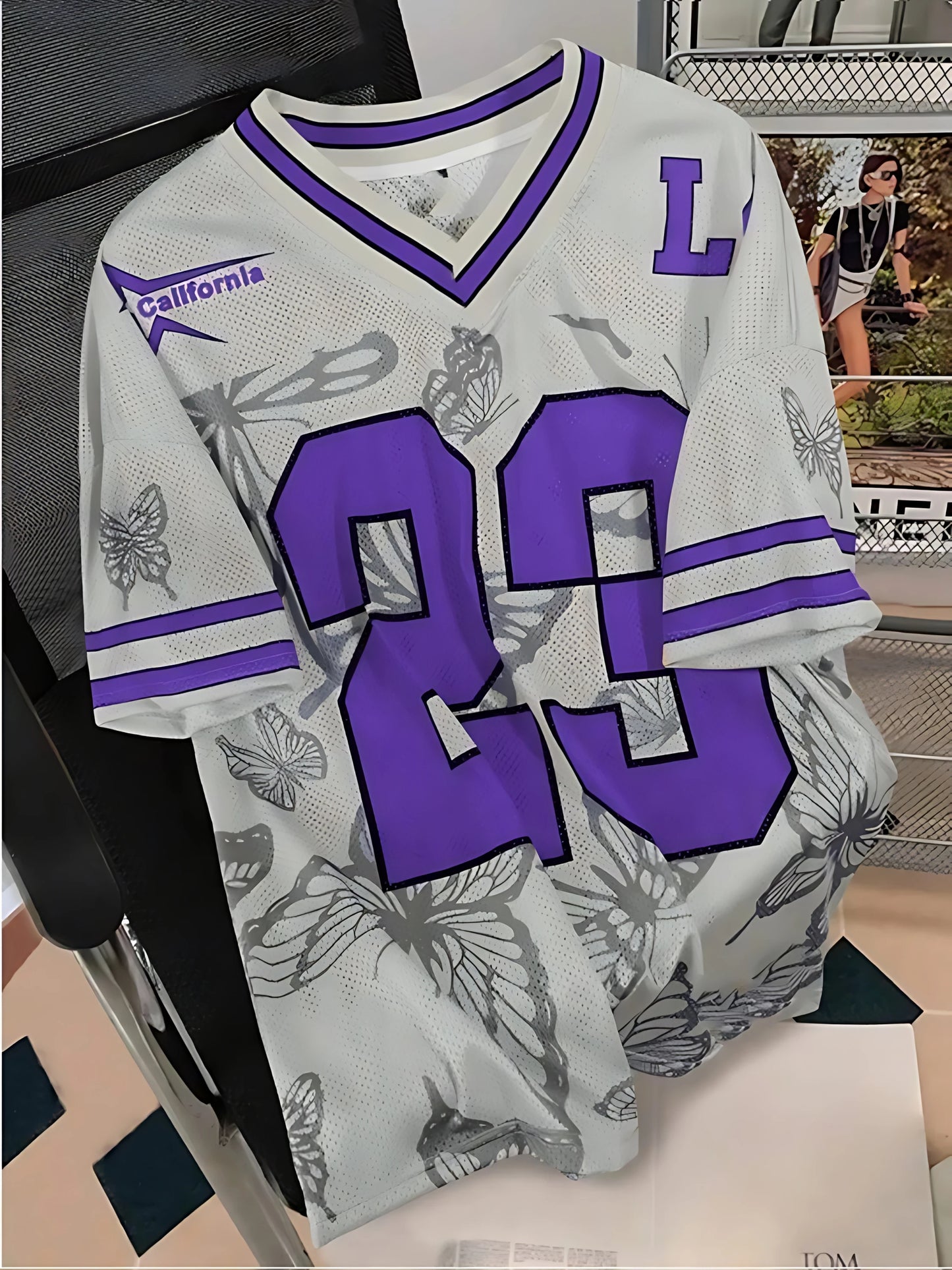 2025 Summer New Men's T-shirt Casual sporty breathable and lightweight V-neck men's T-shirt