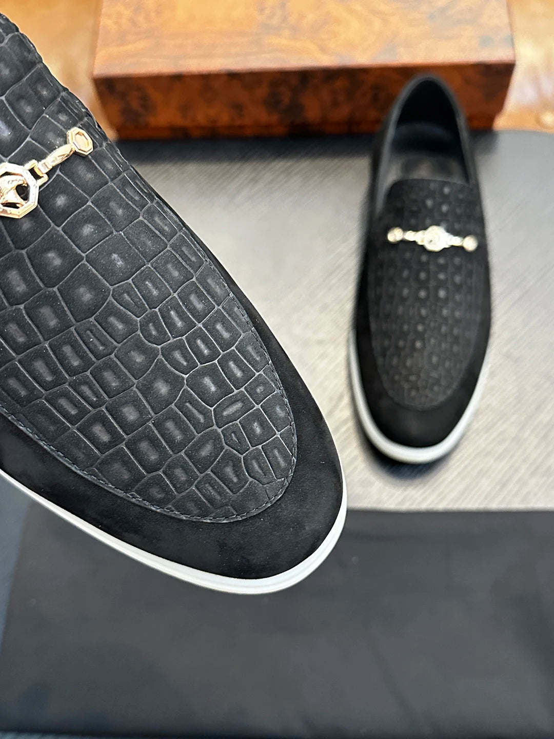 BLLIYOSS Classic Running Shoes for Men New lace up Casual Sports Shoes Comfort High-Quality Outdoors European big size 38-46