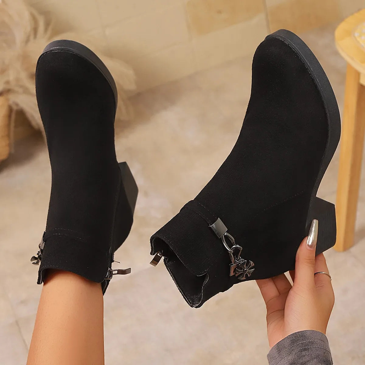 Fashionable New Round Toe Comfortable Casual Work Boots Winter Suede Thick Sole Anti Slip Elegant Short Boots for Women