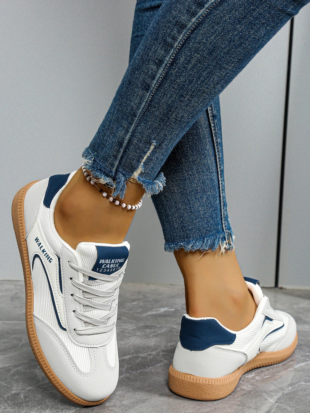 White Shoes for Women, Comfortable and Casual, Flat-Soled, Round-Toe, Lace-Up Women's Shoes, All-Season Color-Blocked Single Shoes