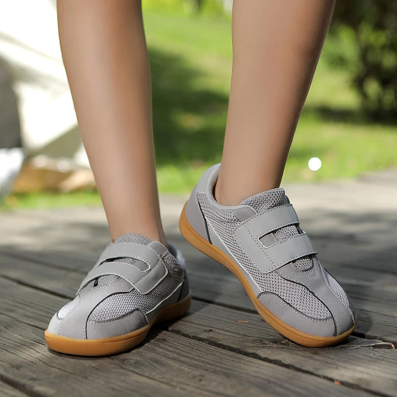 New Children's Soft Soled Board Shoes Boy's and Girl's Anti Slip Sports Rubber Shoes Lightweight Walking Shoes Casual Sneakers