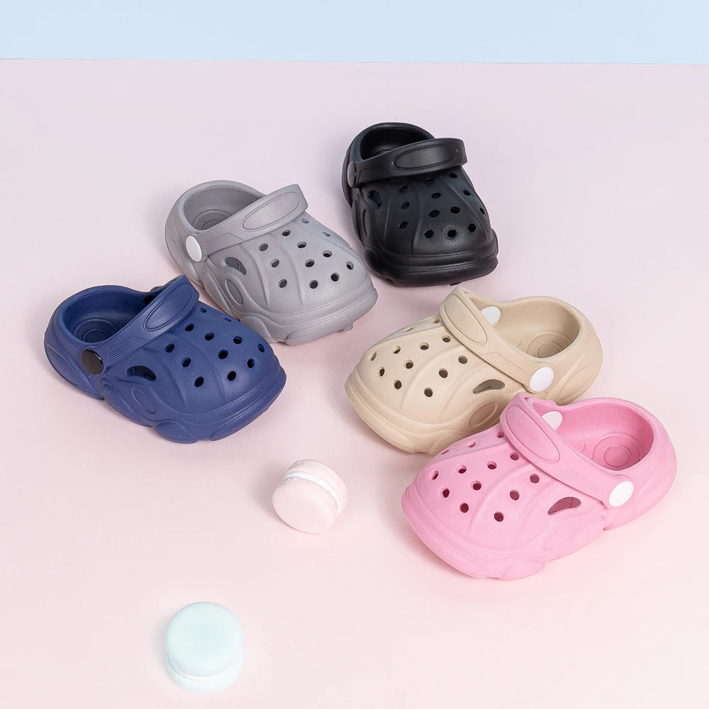 Children's Sandals Hole Shoes Classic Colors with Soft Anti- Skid Kids Slippers Can Diy for Baby Boys and Girls Beach Shoes