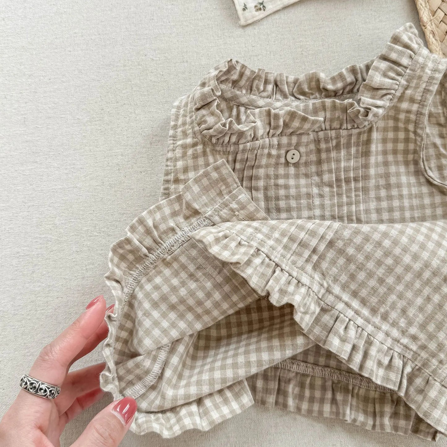 2025 Summer New Girls Sleeveless Lace Shirts Children Cotton Vest Baby Girls Blouse Solid Loose Princess Tops Kids Clothes