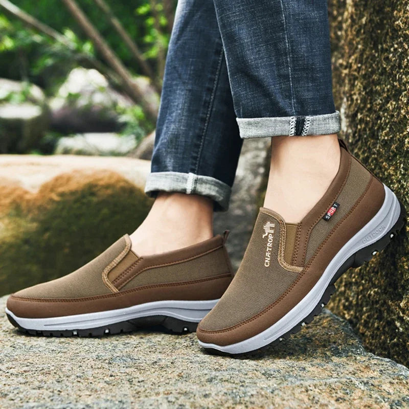 Sneakers Men Shoes Casual Loafers Non-Slip Slip on Vulcanized Shoes Soft Sole Solid Color Comfortable Water Sport Shoes Brown