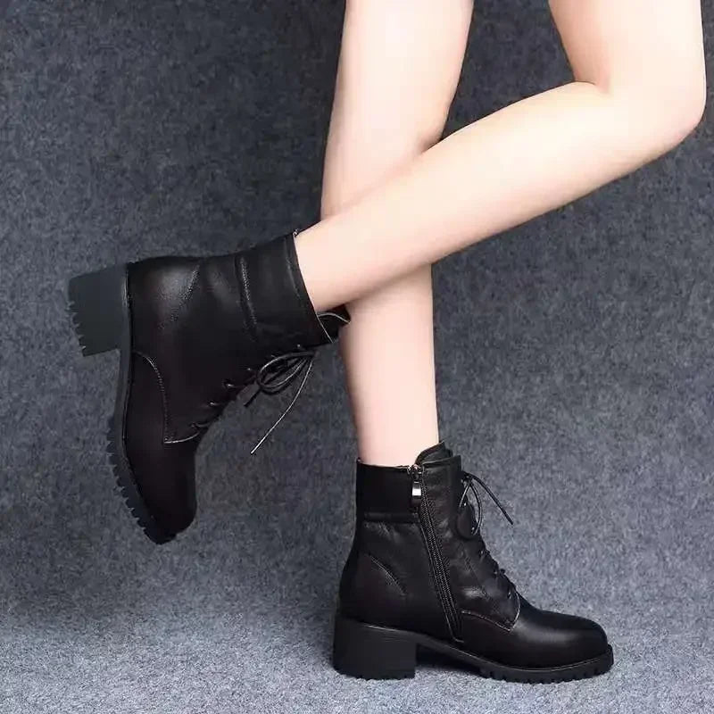 Short boots 2025  new fashion British style soft leather mid heel thick heel versatile women's shoes