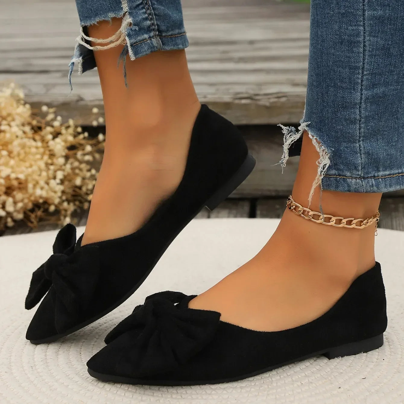 Women's Shoes 2025 Spring Pointed Women's Flats Fashion Bow Loafers Slip on Walking Flat Shoes Ladies Shallow Comfort Sneakers