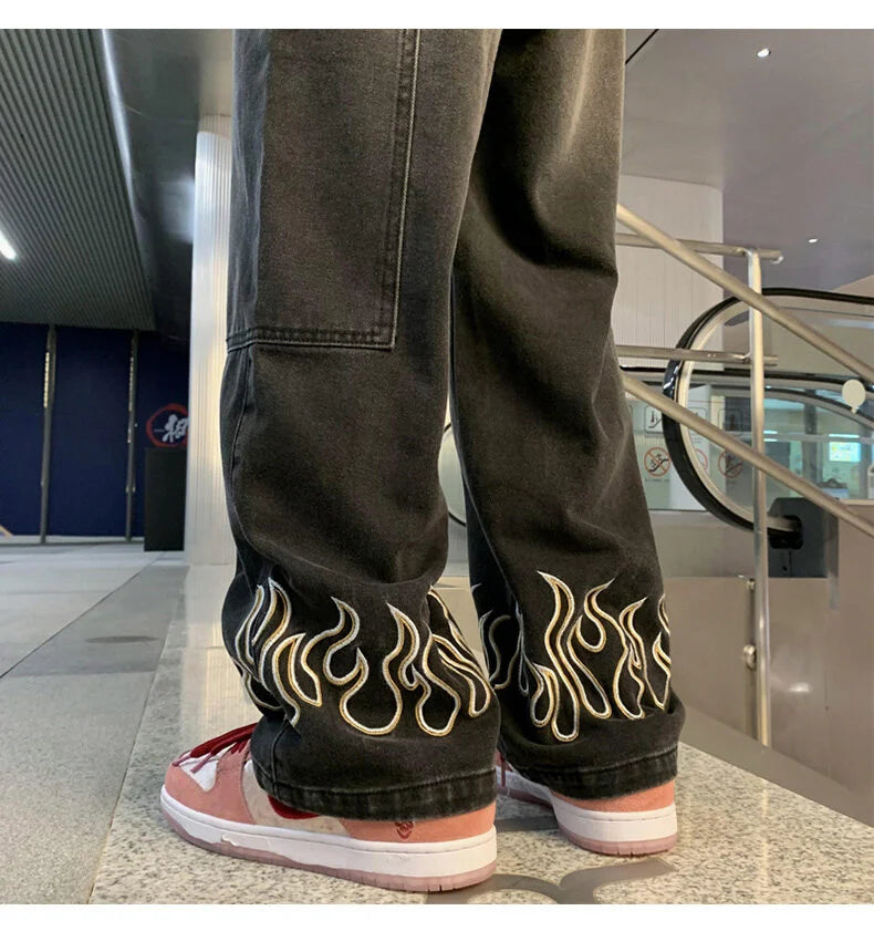 Fashion Flame Embroidery Men's Jeans Neutral Wide Leg Denim Trousers Loose Straight Jeans Youth Casual Baggy Hip Hop Pants 2023