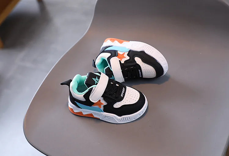 Kids Sports Shoes Children Casual Sneakers Anti Slip Soft Soles Breathable Lightweight Baby Walking Shoes Boys Girls Board Shoes