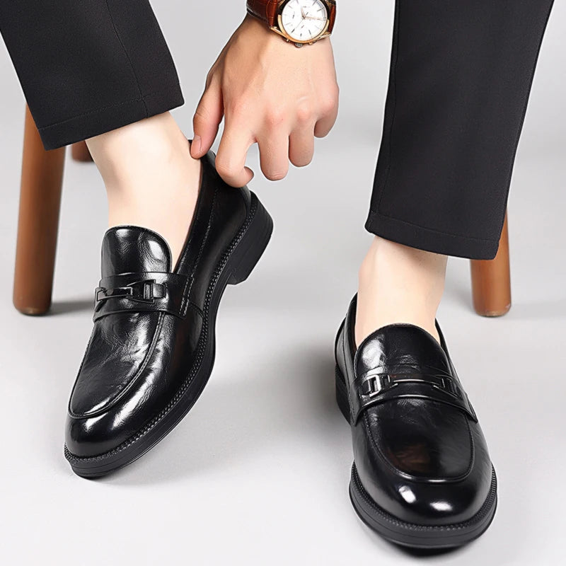 Classic Style Men's Fashionable Business Casual Leather Shoes Spring British Retro Comfortable Soft Sole Loafers Driving Shoes