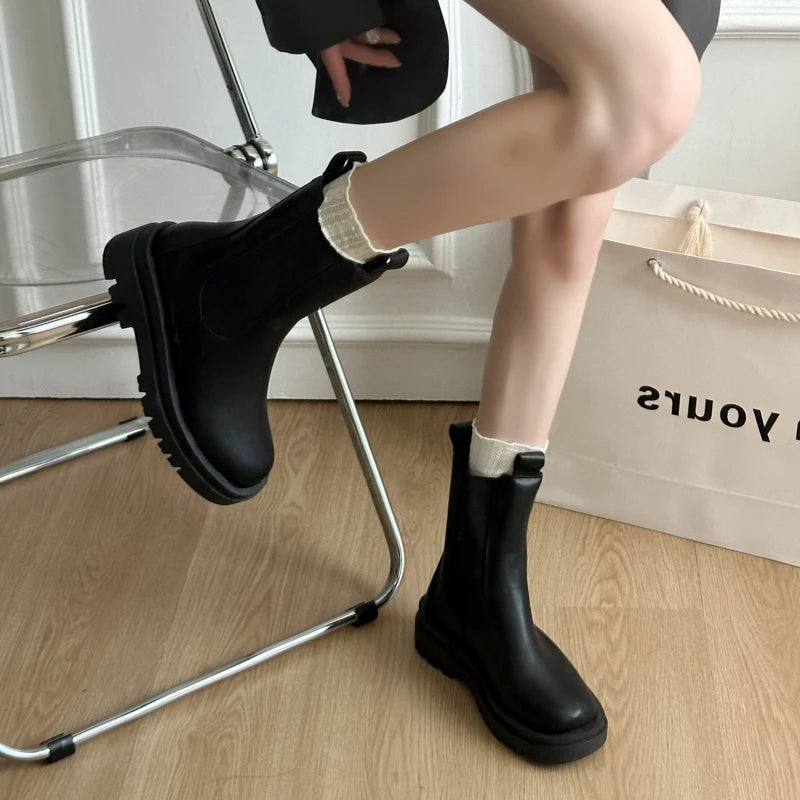 Sooty British-style women's boots 2025 autumn-winter new style fashionable and versatile round-toe short boots with thick soles