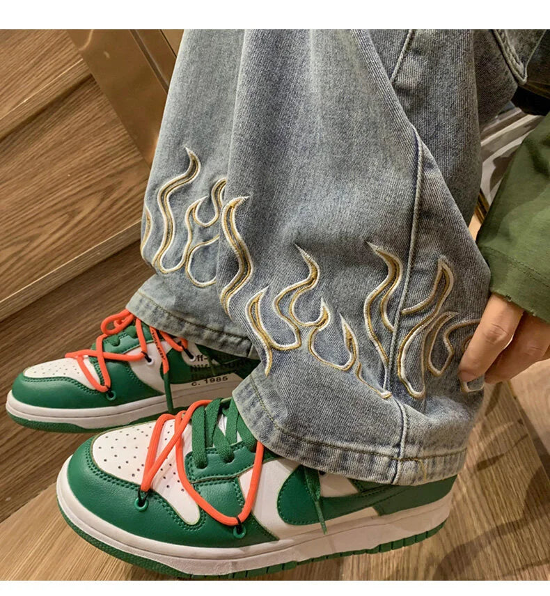 Fashion Flame Embroidery Men's Jeans Neutral Wide Leg Denim Trousers Loose Straight Jeans Youth Casual Baggy Hip Hop Pants 2023