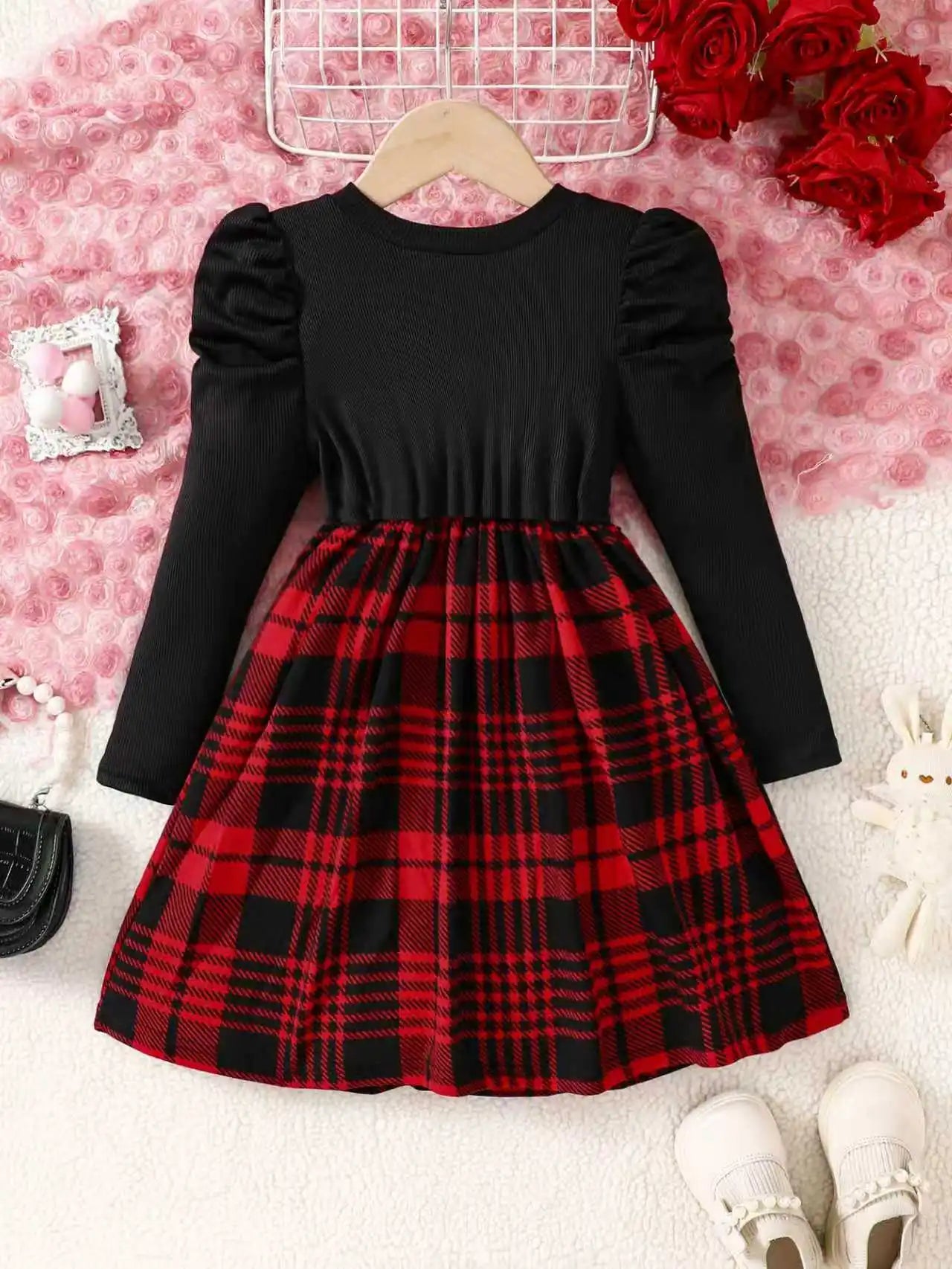 Girls' Autumn and Winter Casual Fashion Knitted Round Neck Ribbed Horn Sleeve Plaid Dress Campus Dress
