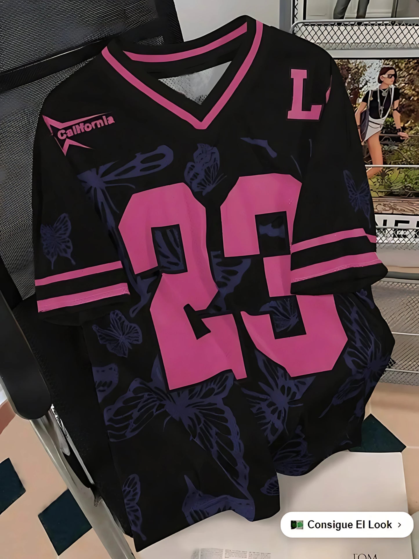 2025 Summer New Men's T-shirt Casual sporty breathable and lightweight V-neck men's T-shirt