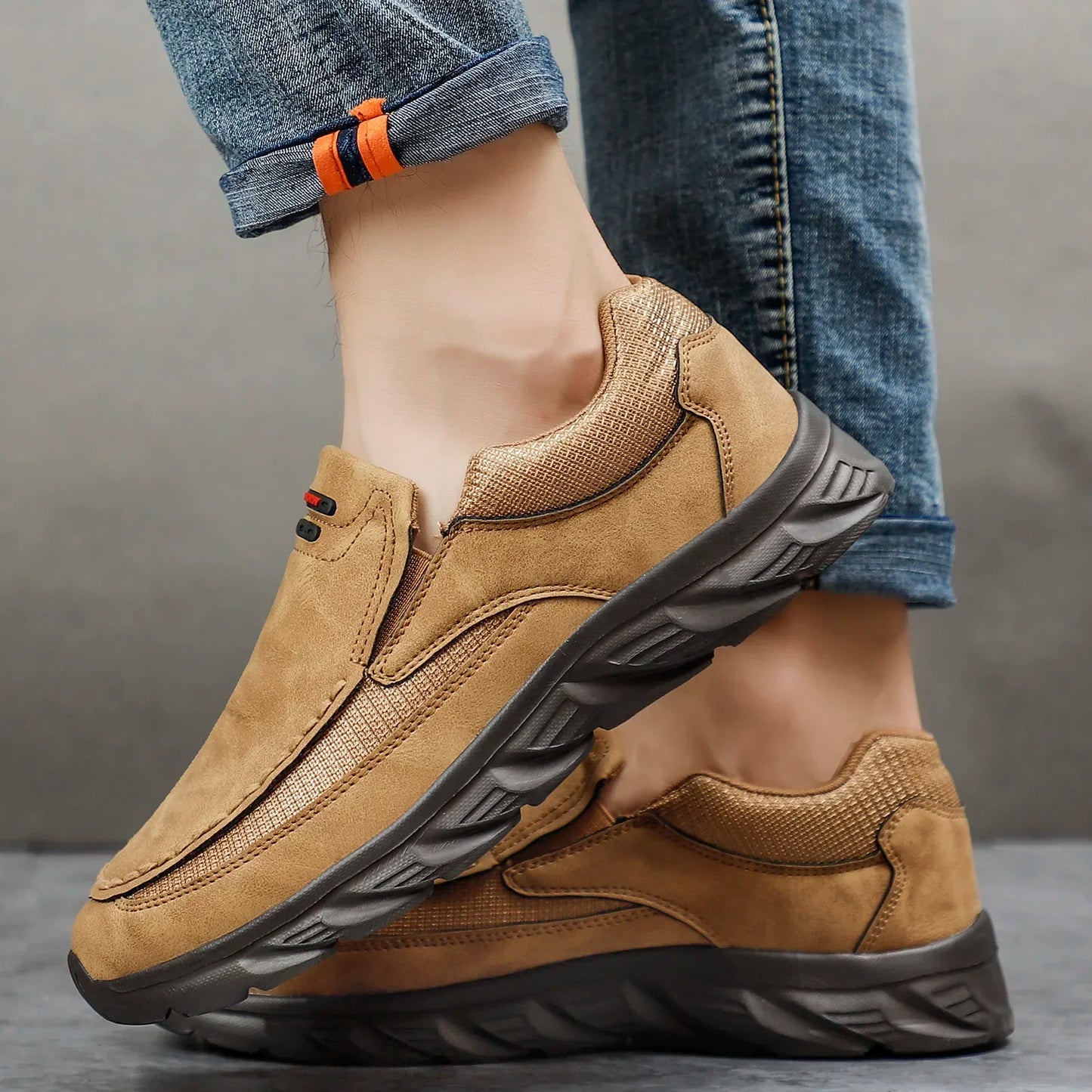 Walking Shoes for Men Loafers Sneakers New Fashion Handmade Retro Leisure Loafers Shoes Zapatos Casuales Hombres Men Shoes