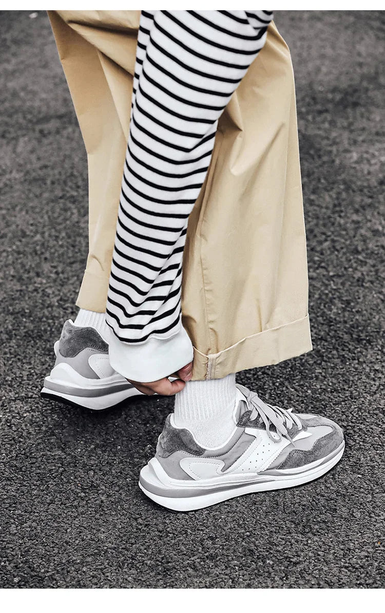 Men's Sports Shoes with Color Matching Fashionable and Versatile Soft-soled Lightweight New Lace-up Outdoor Casual Shoes