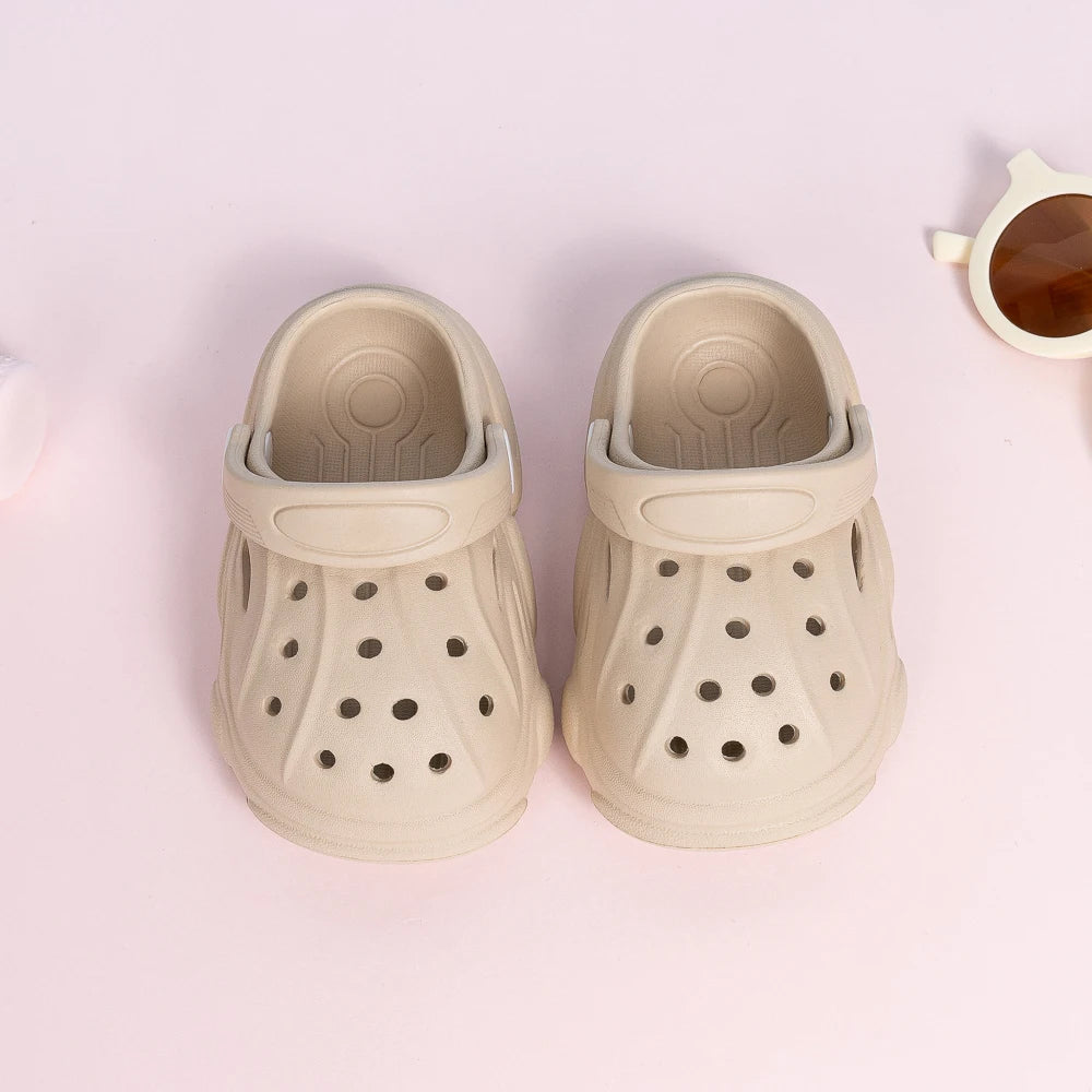 Children's Sandals Hole Shoes Classic Colors with Soft Anti- Skid Kids Slippers Can Diy for Baby Boys and Girls Beach Shoes