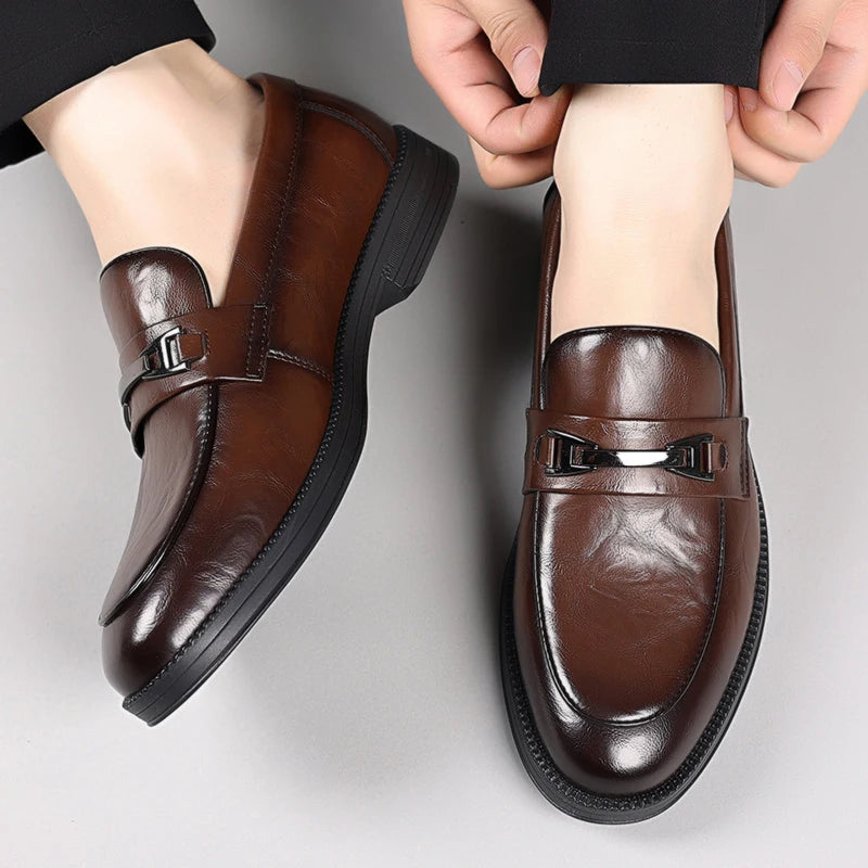 Classic Style Men's Fashionable Business Casual Leather Shoes Spring British Retro Comfortable Soft Sole Loafers Driving Shoes