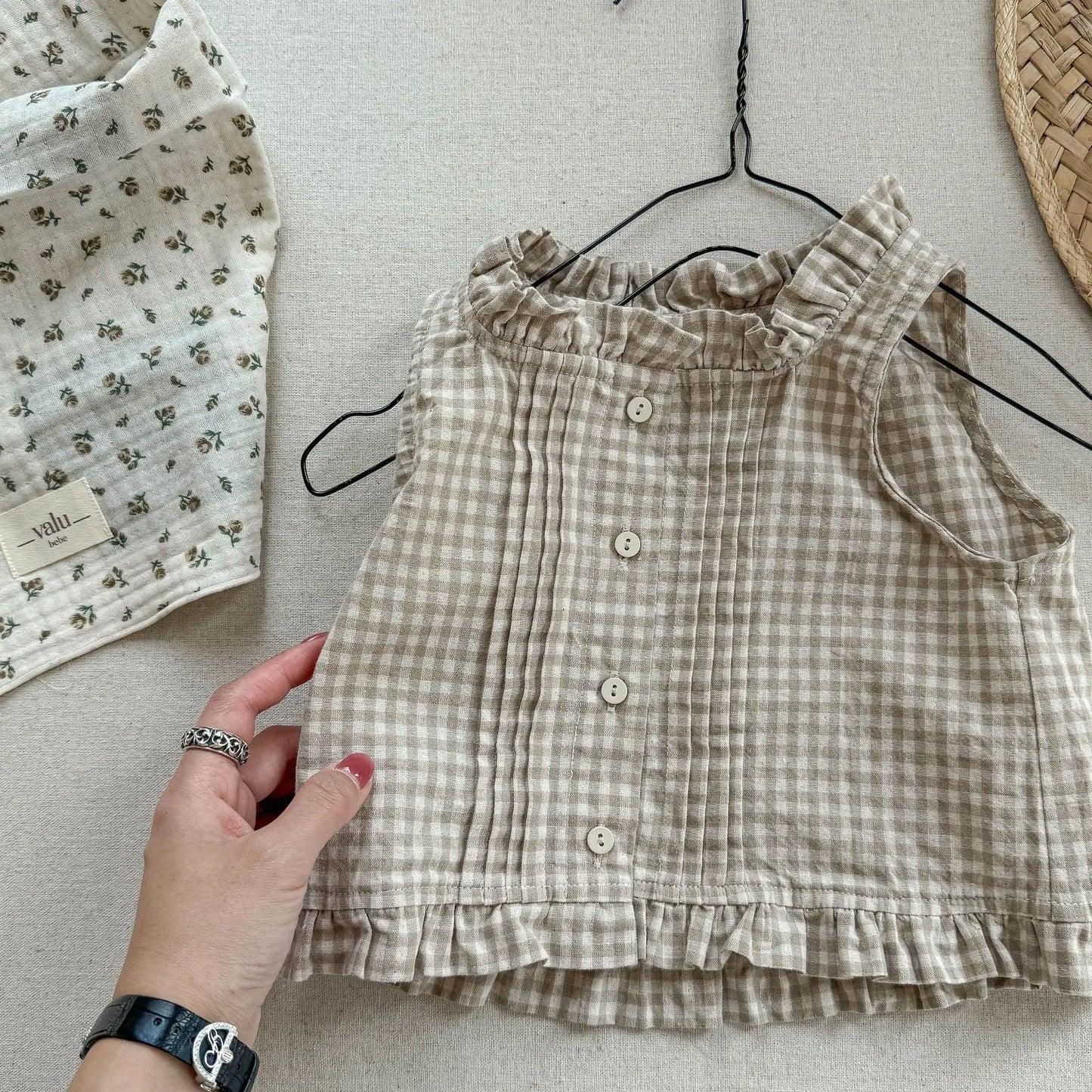 2025 Summer New Girls Sleeveless Lace Shirts Children Cotton Vest Baby Girls Blouse Solid Loose Princess Tops Kids Clothes