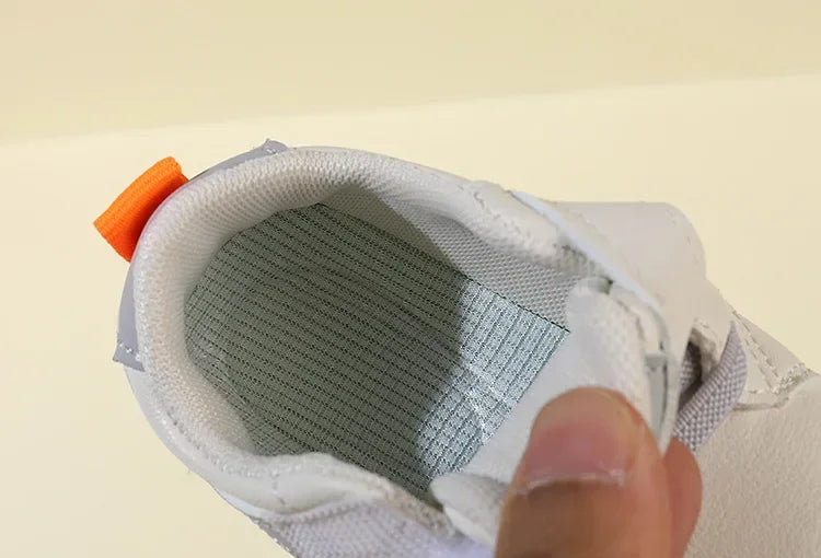 Kids Sports Shoes New Boy' Soft Sole Antiskid Shoes 1-3Year Old Tide Comfortable Sandals for Boy Baby Casual Shoes Kids Sneakers