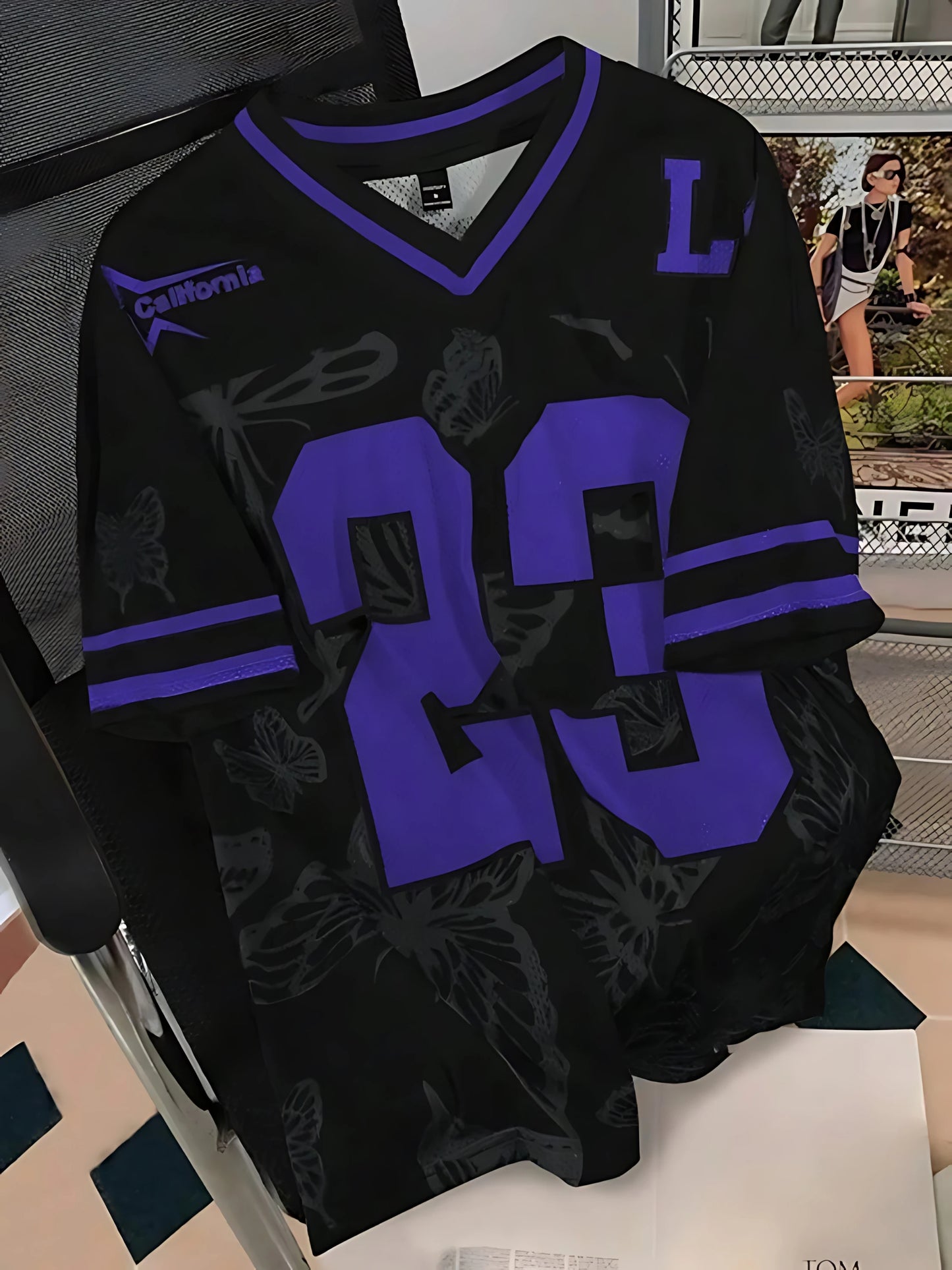 2025 Summer New Men's T-shirt Casual sporty breathable and lightweight V-neck men's T-shirt