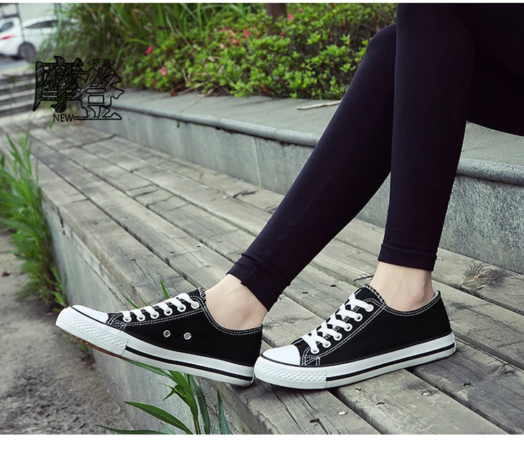 2025 Classic Canva Shoes Korean Style Couple Casual Fabric Shoes Low Top Trendy Versatile Comfortable Men's Board Shoes
