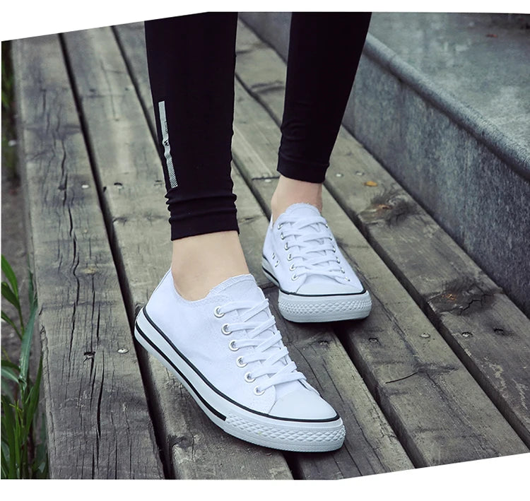 2025 Classic Canva Shoes Korean Style Couple Casual Fabric Shoes Low Top Trendy Versatile Comfortable Men's Board Shoes