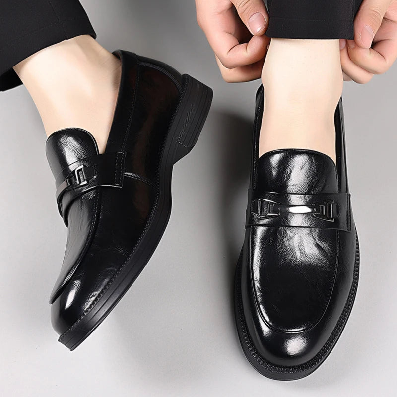 Classic Style Men's Fashionable Business Casual Leather Shoes Spring British Retro Comfortable Soft Sole Loafers Driving Shoes