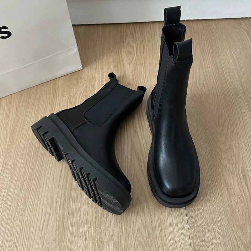 Sooty British-style women's boots 2025 autumn-winter new style fashionable and versatile round-toe short boots with thick soles