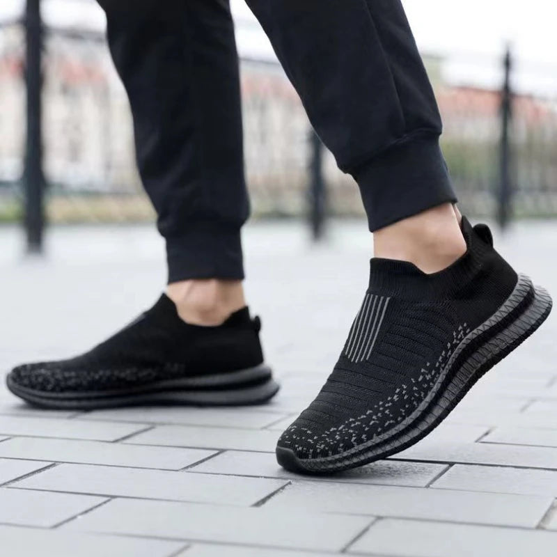 Men Shoes Breathable Sneakers Fashion Soft Sole Male Running Shoes Loafers Walking Vulcanized Shoe Slip on Flat Men Casual Shoes