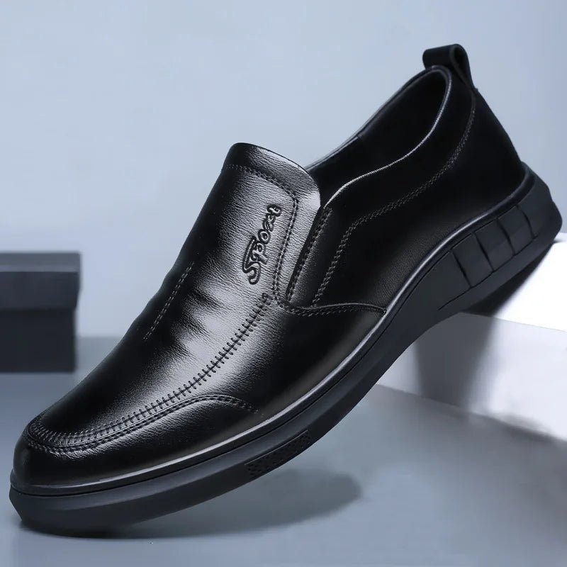 Classic Men's Leather Shoes New Black Soft Bottom Anti Slip and Breath Shoes Low-top Business Casual Loafers Formal Men's Shoes