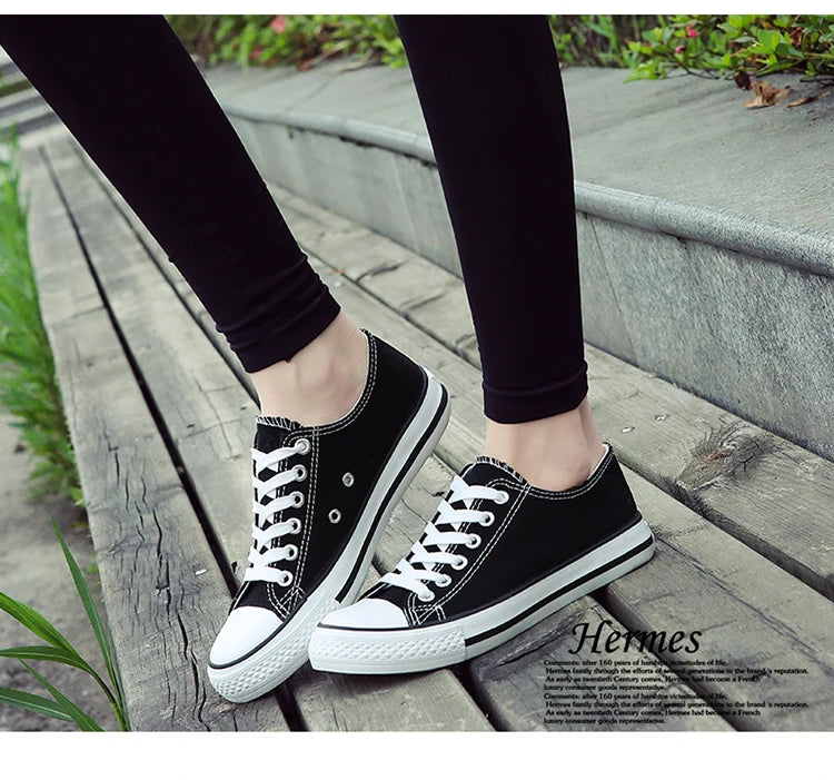 2025 Classic Canva Shoes Korean Style Couple Casual Fabric Shoes Low Top Trendy Versatile Comfortable Men's Board Shoes