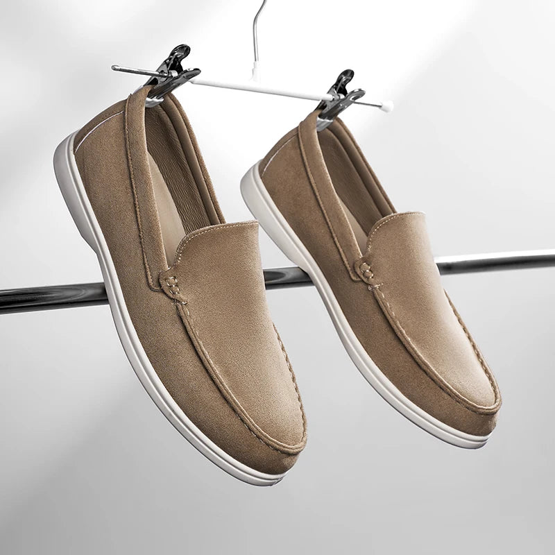 2025 New Men's Slip-On Shoes - Lightweight Solid-Color Classic, Comfortable One-Step, Driving & Street Versatile Casual Footwear