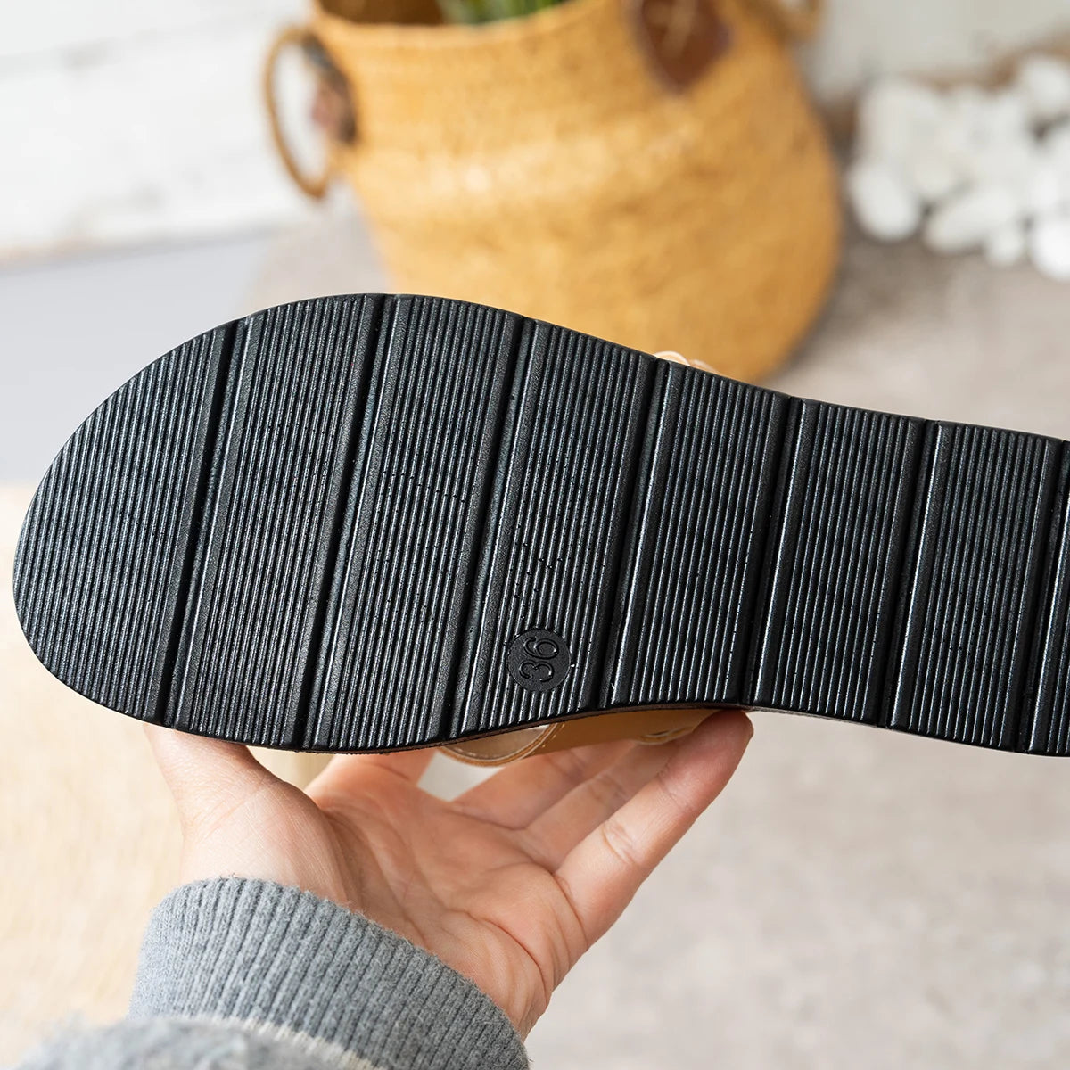 Ladies Fashion Sandals Gold Chain Decoration Comfortable Slip On Flat Bottom Slippers Women's Footbed Casual Summer Shoes