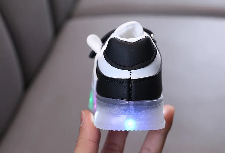 LED Kids Shoes For Girls Cute Cartoon Shoes Baby Girl Kawaii Canvas Shoes Soft Bottom Sneakers Casual Shoes Boys Flat Shoes