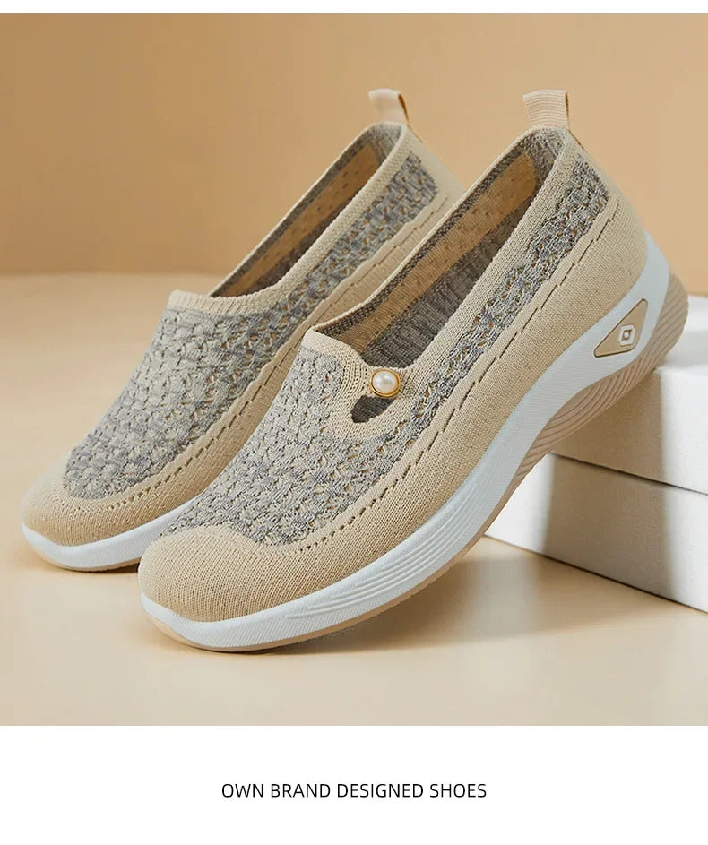 Women's shoes 2025 Spring and Autumn casual fashion soft sole lightweight single shoe women's breathable mother's shoes