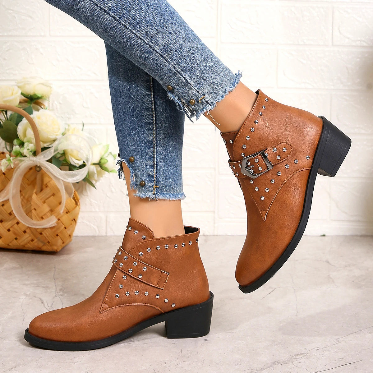 Boots for Women 2026 Winter New Fashion Rivet Knight Style Autumn Designer Women Shoes Retro Mid Calf Women Shoes