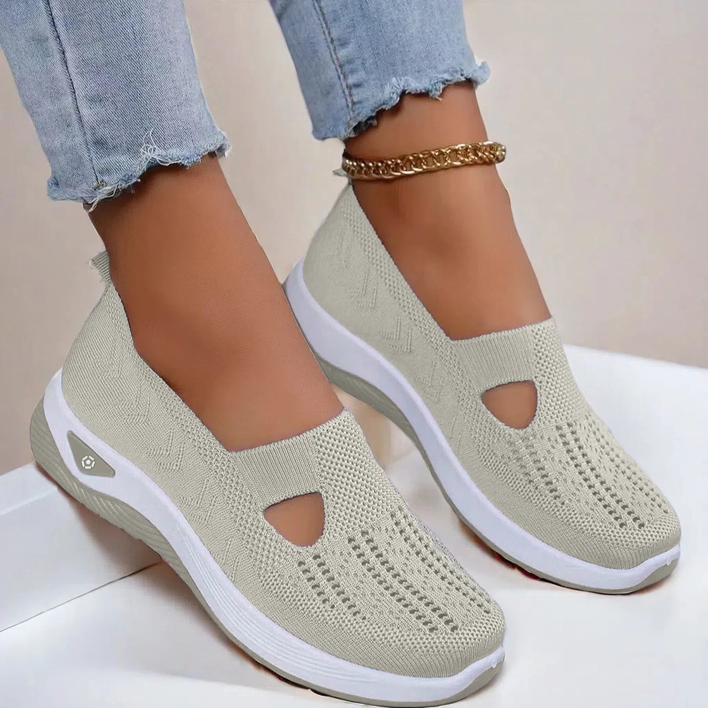 2025Women's Sneakers Breathable Slip on Walking Shoes Mesh Low Top Womens Vulcanized Shoes Soft Sole Lightweight Women Shoes