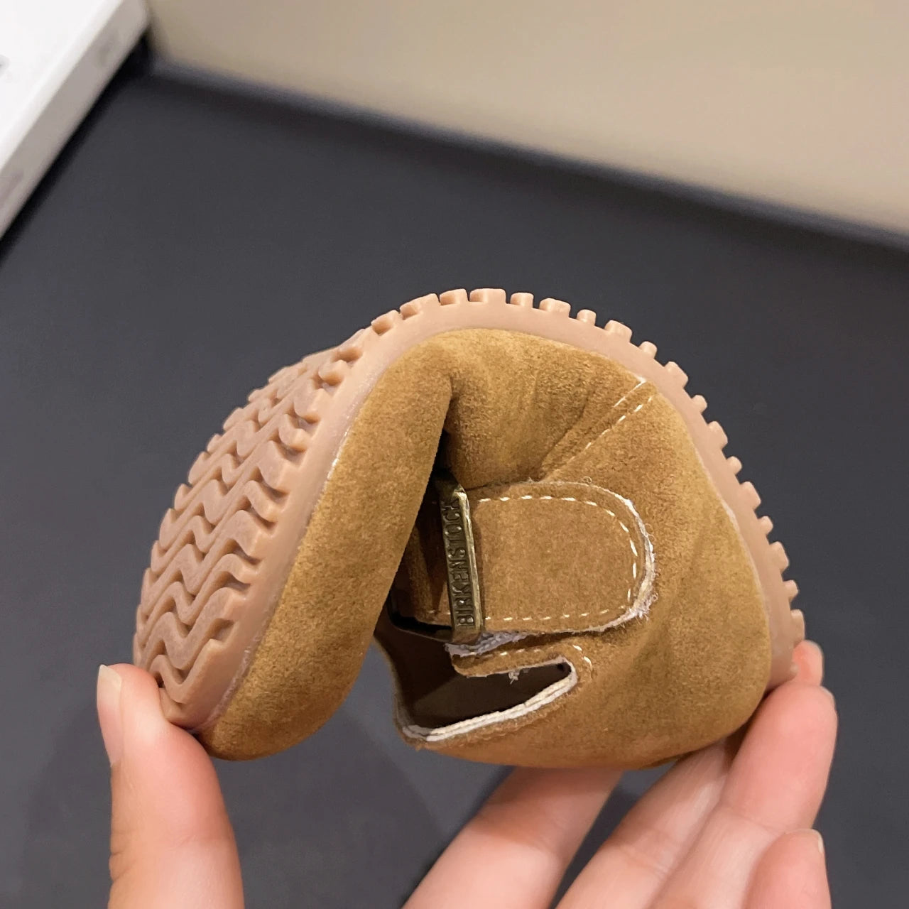 Kids Casual Shoes for Boys Girls 2025 Autumn Toddler Suede Leather Walking Flats Non-slip Versatile Chic Comfort Barefoot Shoes