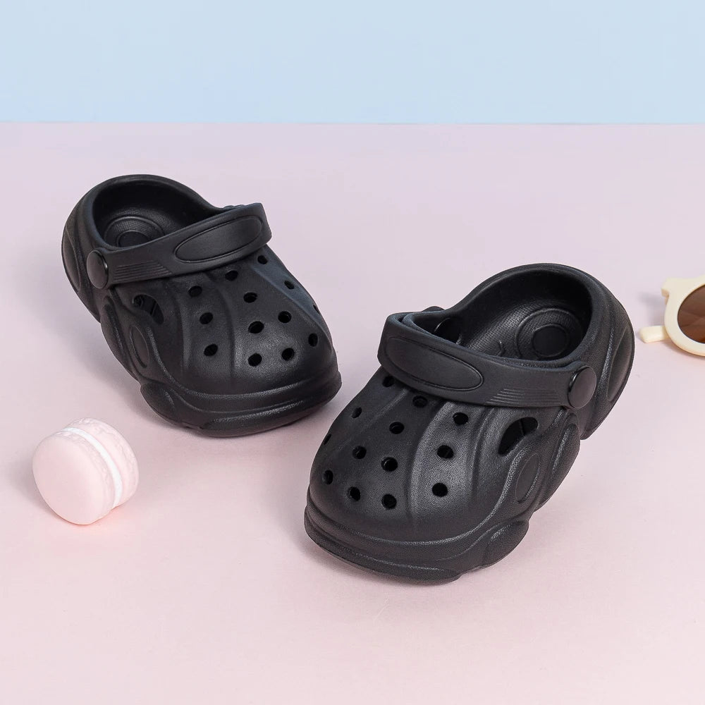 Children's Sandals Hole Shoes Classic Colors with Soft Anti- Skid Kids Slippers Can Diy for Baby Boys and Girls Beach Shoes