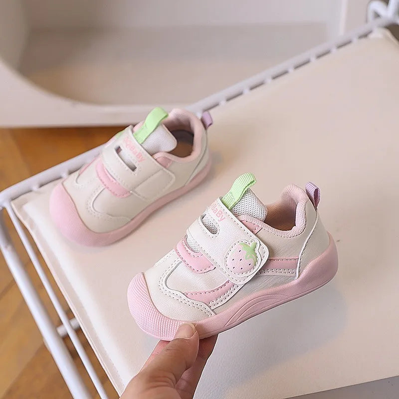 Children's sports shoes for boys and girls anti slip 2025 summer fashion design cute sweet and comfortable casual shoes