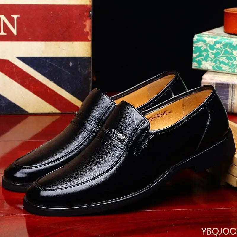 Classic men's business formal casual breathable shoes are simple comfortable low cut breathable versatile men's shoes