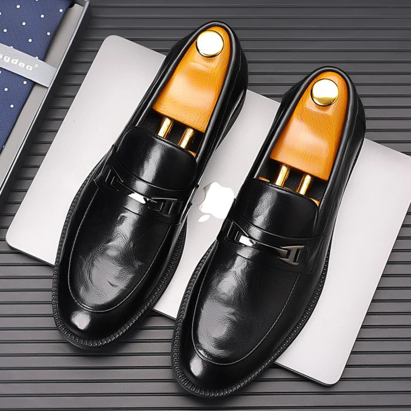 Classic Style Men's Fashionable Business Casual Leather Shoes Spring British Retro Comfortable Soft Sole Loafers Driving Shoes