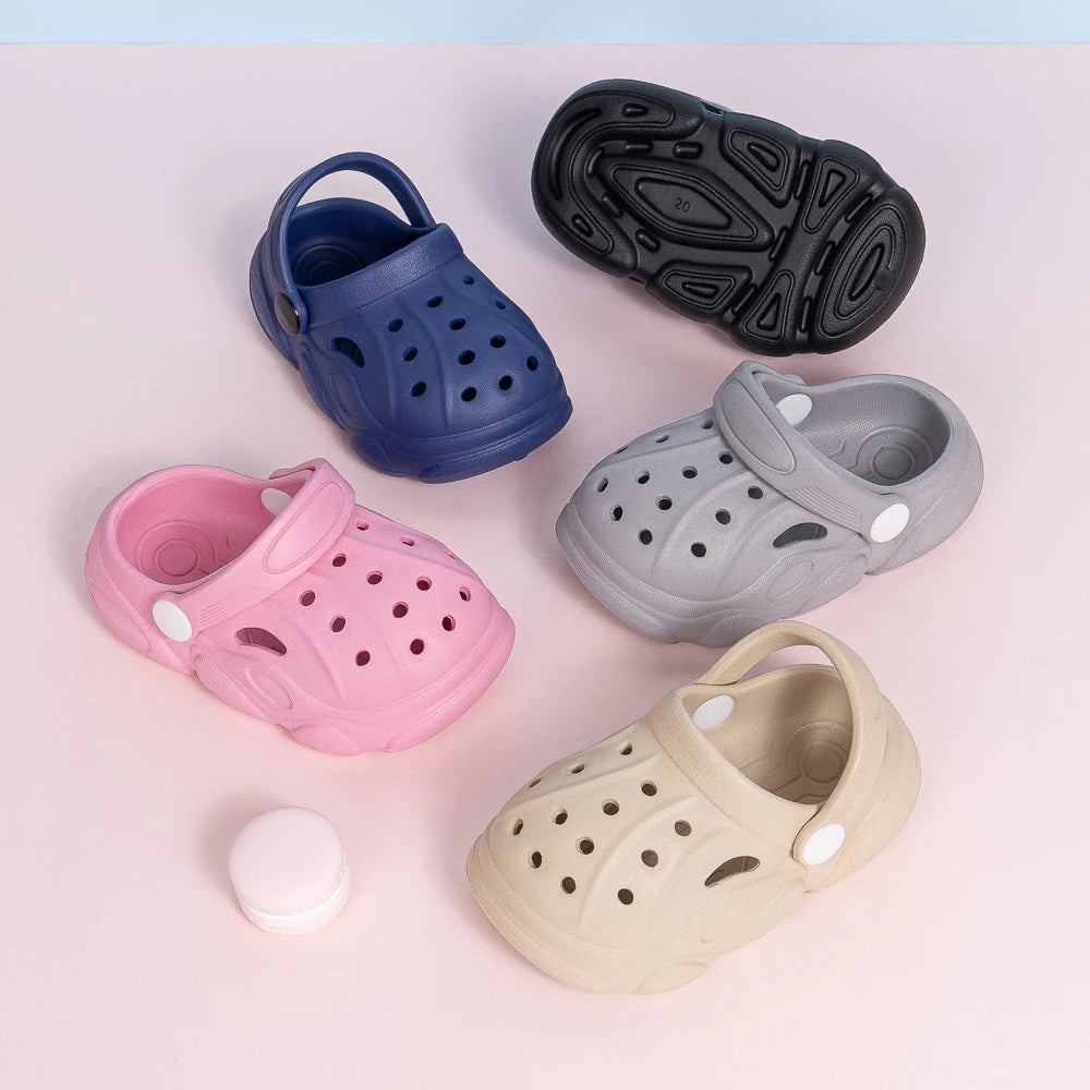 Children's Sandals Hole Shoes Classic Colors with Soft Anti- Skid Kids Slippers Can Diy for Baby Boys and Girls Beach Shoes