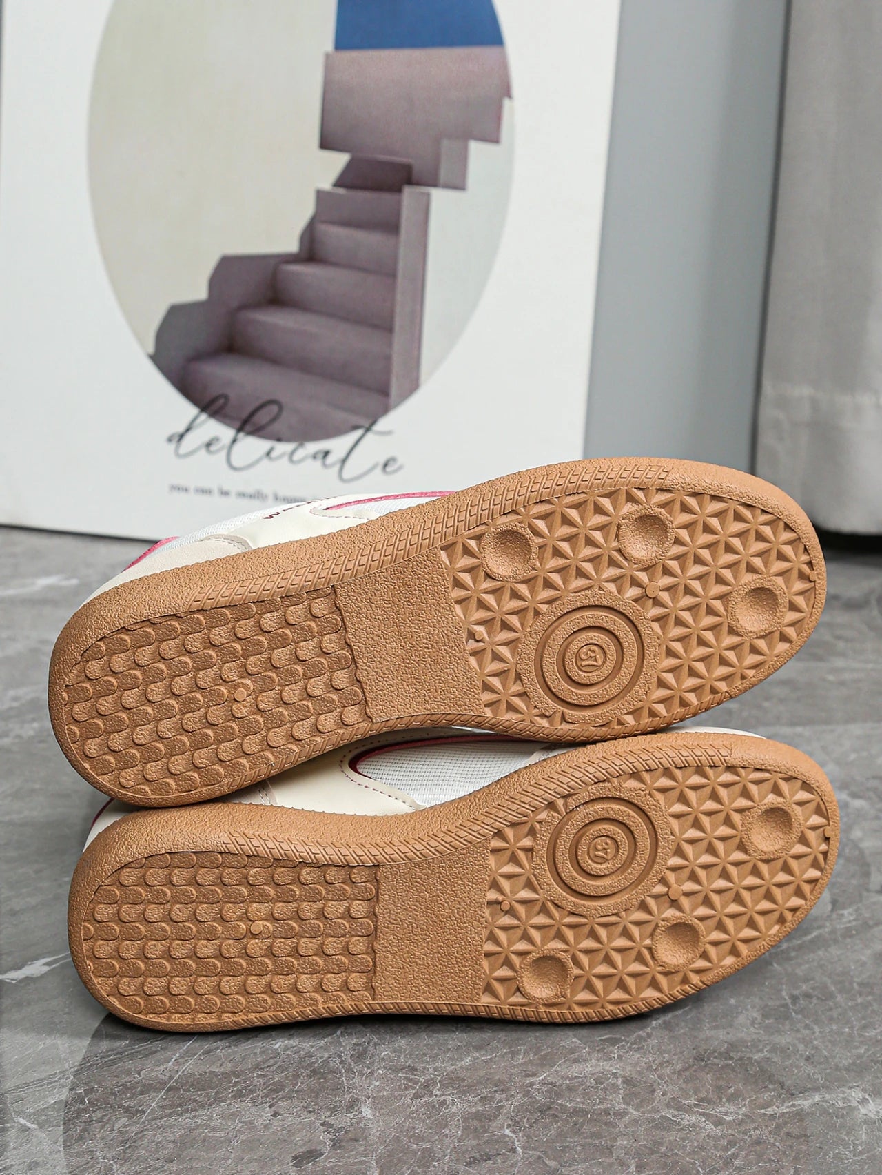 White Shoes for Women, Comfortable and Casual, Flat-Soled, Round-Toe, Lace-Up Women's Shoes, All-Season Color-Blocked Single Shoes