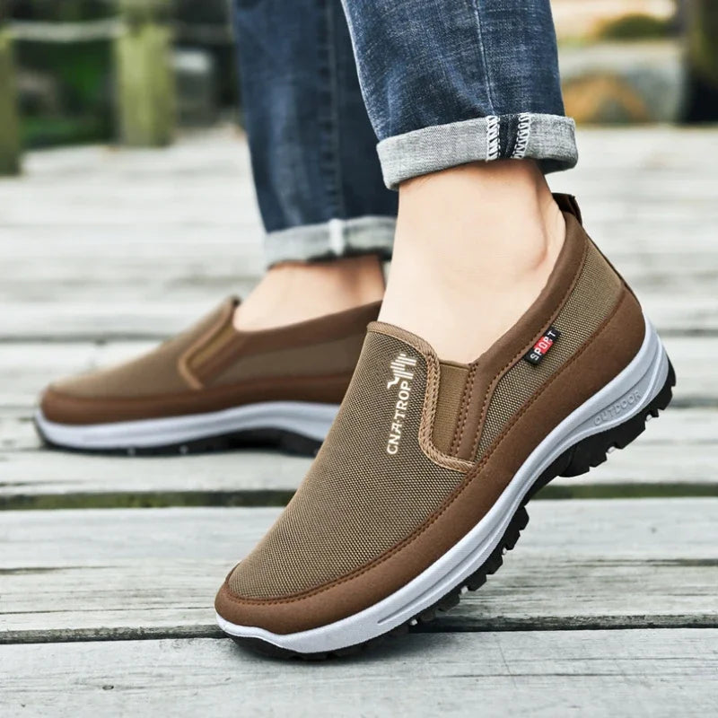 Sneakers Men Shoes Casual Loafers Non-Slip Slip on Vulcanized Shoes Soft Sole Solid Color Comfortable Water Sport Shoes Brown