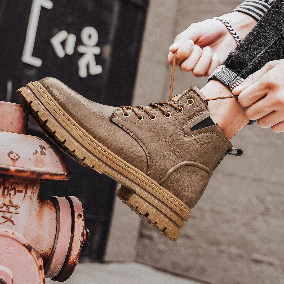 Boots Men All Season Outdoor Work Shoes Anti Slip and Comfortable Black Ankle  Boots Fashionable British Casual Denim Boots 2025